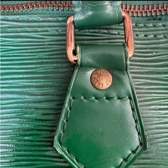 Louis Vuitton Green Epi Leather Speedy 35. Vintage Bronze Hardware - Picture 2 of 15